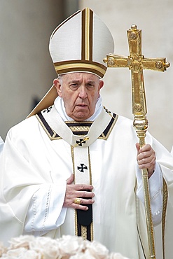 Pope Francis presides over Easter Holy Mass in St. Peter's Square at the Vatican, Rome, Lazio, Italy, Europe