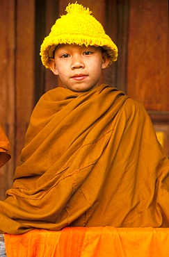 Monk, Luang Prabang, Laos, Indochina, Southeast Asia, Asia