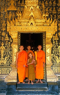 Monks, Luang Prabang, Laos, Indochina, Southeast Asia, Asia