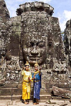 Dancers in front of the Bayon temple of Angkor, UNESCO World Heritage Site, Siem Reap, Cambodia, Indochina, Southeast Asia, Asia