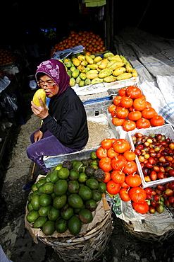 The famous fruit market of Brastagi, close to Lake Toba, Sumatra, Indonesia, Southeast Asia, Asia