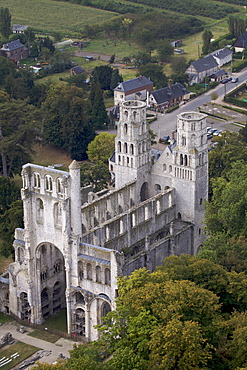 The ruins of Jumieges Abbey along the Seine Rive, Seine Maritime, Normandy, France, Europe