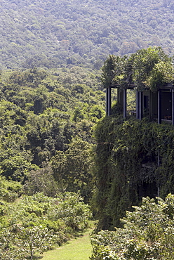 Kandalama, award winning eco hotel in the landscape, architects Geoffrey Bawa, Sri Lanka, Asia