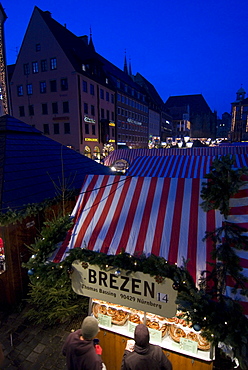 Stalls, Christkindelsmarkt (Christ child's market) (Christmas Market), Nuremberg, Bavaria, Germany, Europe