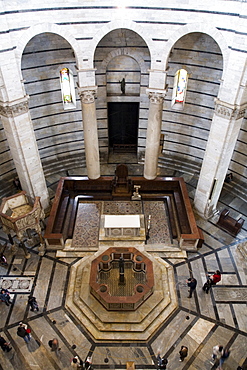 Looking down on the altar, Baptistery, The Duomo, UNESCO World Heritage Site, Pisa, Tuscany, Italy, Europe