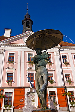 Fountain in front of the town hall on the Market Square (Raekoja Plats) in Tartu, Estonia, Baltic States. Europe