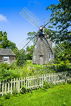 Windmill and the Home Sweet Home house in East Hampton, The Hamptons, Long Island, New York State, United States of America, North America