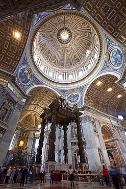 The altar with Bernini's baldacchino, St. Peter's Basilica, Vatican City, UNESCO World Heritage Site, Rome, Lazio, Italy, Europe