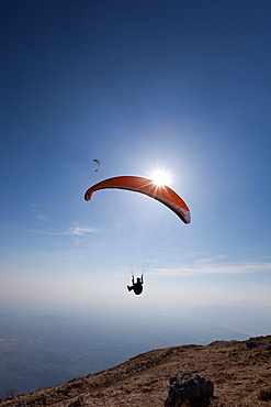 Paragliders flying over Mount Cuarnan, Udine, Friuli, Italy, Europe