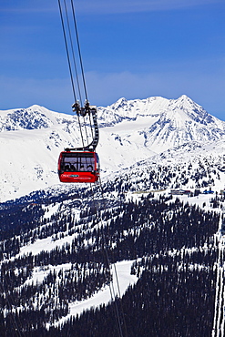 Peak 2 Peak Gondola, the peak to peak gondola between Whistler and Blackcomb mountains, Whistler Blackcomb Ski Resort, Whistler, British Columbia, Canada, North America