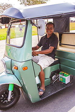 Tuk-tuk driver, Phnom Penh, Cambodia, Indochina, Southeast Asia, Asia