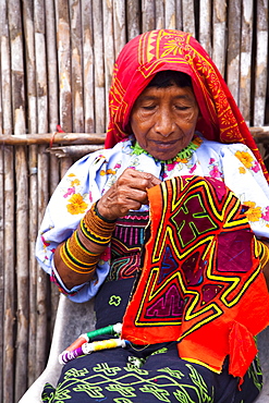 Kuna woman sewing a mola, San Blas Islands, Panama, Central America