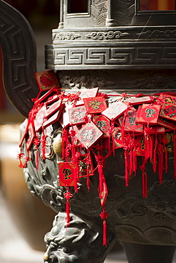 Chinese characters on a bronze incense burner, Hall of Heavenly Kings, Beihai Park, Xicheng District, Beijing, China, Asia