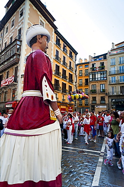 Parade of Giants and Big-heads, San Fermin street festival, Pamplona, Navarra (Navarre), Spain, Europe