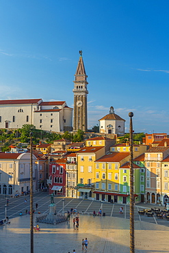 Tartinijev trg (Tartini Square), Church of St. George (Cerkev sv. Jurija), Old Town, Piran, Primorska, Slovenian Istria, Slovenia, Europe