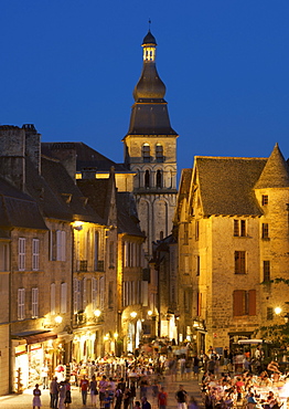 Dusk view of the old town in Sarlat, Dordogne region, France, Europe