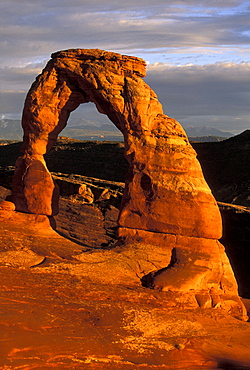 'Delicate Arch', Arches National Park, Utah, Usa'Delicate Arch', one of the best known landforms in this spectacular park of eroded formations, including over 2000 arches