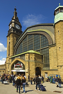 The Wandelhalle (Promenade Hall) entrance to a shopping centre in the railway Central Station on Steintorwall, Hamburg, Germany, Europe