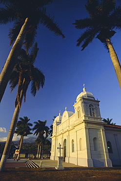 Church in the town of Barva on the slopes of Volcan Barva, north of Heredia, central area, Costa Rica, Central America