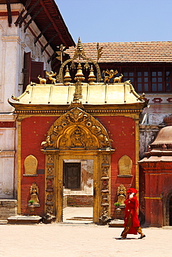 Golden Gate, dating from 1754, Royal Palace, Durbar Square, UNESCO World Heritage Site, Bhaktapur, Kathmandu Valley, Nepal, Asia