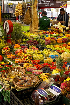 Fruit and vegetable stall at Campo de Fiori Market, Rome, Lazio, Italy, Europe