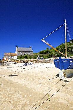 Sandy beach at New Grimsby, island of Tresco, Isles of Scilly, England, United Kingdom, Europe