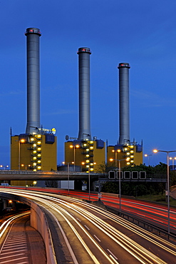 Vattenfall co-generation power station near the Berlin city motorway at night, Berlin, Germany, Europe