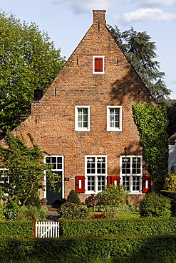 Historic brick home near Huis Bergh castle, 's-Heerenberg, Gelderland, Lower Rhine region, Netherlands, Europe