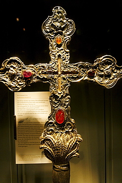 Elaborately decorated processional cross with precious stones, Stiftsmuseum Museum Xanten monastery museum, Xanten, Niederrhein region, North Rhine-Westphalia, Germany, Europe