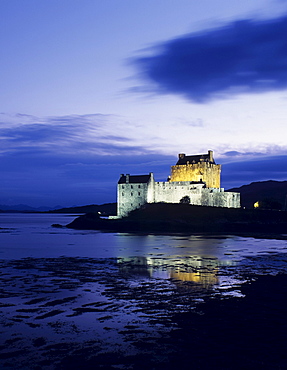 Eilean Donan Castle near Dornie, Western Ross, Loch Alsh, Highlands, Scotland, United Kingdom, Europe