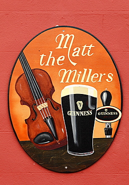 Pub, Matt The Millers, with an advertisement for Guinness beer, Kilkenny, County Kilkenny, Ireland, the British Isles, Europe