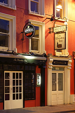 Hotel The Wander Inn with Guinness advertising, Kenmare, Ring of Kerry, County Kerry, Ireland, British Isles, Europe