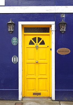 Yellow front door, Captain's House, Dingle, County Kerry, Ireland, British Isles, Europe