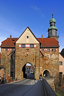 The Nuernberger Tor gate, in the back the Johanniskirche church, market place, Lauf an der Pegnitz, Middle Franconia, Bavaria, Germany, in Europe