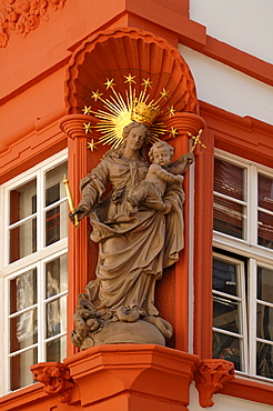 Alcove with Madonna at the Mederschen Haus house, 1721, Hauptstrasse 168, Heidelberg, Baden-Wuerttemberg, Germany, Europe