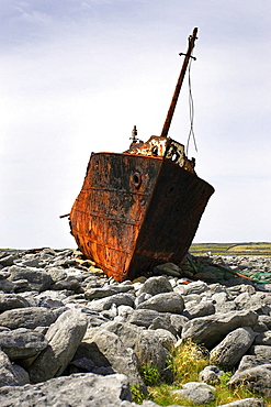 Shipwreck Plassy, since 1960, Inisheer island, County Galway, Republic of Ireland, Europe