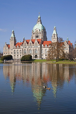 Maschteich pond in the Maschpark park, new town hall, Hannover, Lower Saxony, Germany, Europe