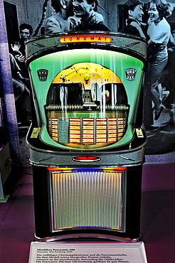 Jukebox, Phonoramic 200 from Tonomat, 1957, 50's exhibition, Deutsches Museum, Munich, Bavaria, Germany, Europe