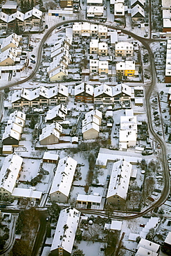 Aerial view, lack of winter maintenance in residential area, snow, Am Schichtmeister, Annen, Witten, Ruhr Area, North Rhine-Westphalia, Germany, Europe