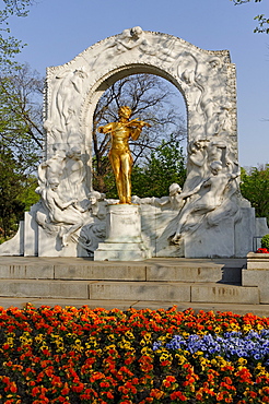 Johann Strauss Monument by Edmund Hellmer in Vienna City Park, 1st District, Vienna, Austria, Europe