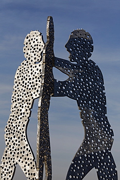 Molecule Man, monumental metal sculpture, human figures with holes, Treptow district, Berlin, Germany, Europe