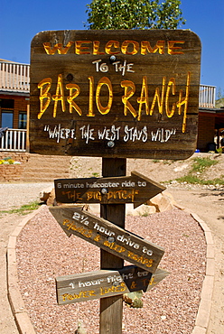 Bario Ranch entrance sign to the Grand Canyon, Arizona, USA, America