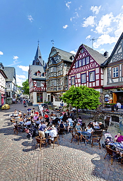 Historic town centre of Idstein, Koenig-Adolf-Platz square with the Killingerhaus building, German Half-Timbered House Road, Rheingau-Taunus district, Hesse, Germany, Europe