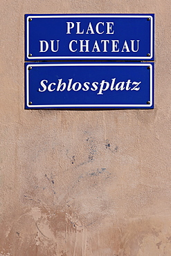 Street sign, Place du chateau or Schlossplatz or castle square, at the Strasbourg Cathedral or Notre Dame Cathedral, Strasbourg, Alsace, France, Europe