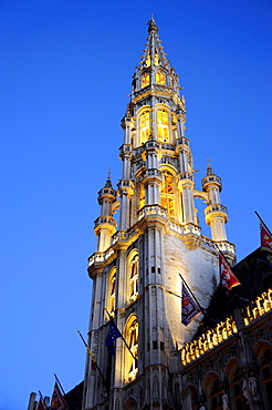 Town Hall with illumination in the evening, tower in a Gothic style, Stadhuis on Grote Markt or Hotel de Ville on Grand Place square, city centre, Brussels, Belgium, Benelux, Europe