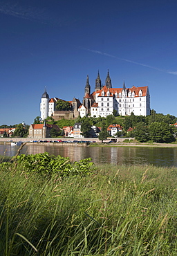 Albrechtsburg castle, cathedral and Bischofsschloss castle behind the Elbe river, Meissen, Saxony, Germany, Europe