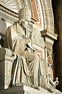 Monument to Pope Pius VII, St. Peter's Basilica, Vatican City, Rome, Lazio region, Italy, Europe