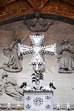 Cross, San Salvador Cathedral, Plaza Alfonso II, Oviedo, Asturias, Spain, Europe