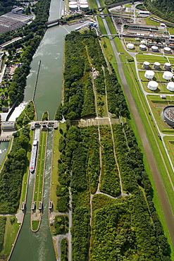 Aerial view, Emscher river, Rhine-Herne Canal, Emscherkunst.2010 art project, Olaf Nicolai, Douglas Gordon, Mogwai Monument for a Forgotten Future, Wilde Insel island, watergate, artworks on the Emscher river, Gelsenkirchen, Ruhr area, North Rhine-Westpha