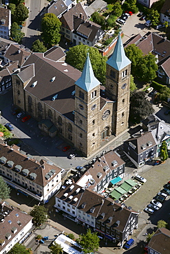 Aerial view, Christuskirche church, Marktplatz square, city centre, historic district, Schwelm, North Rhine-Westphalia, Germany, Europe